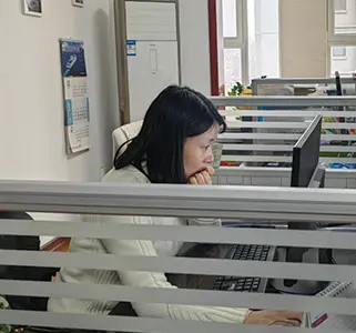 Ms.Sally is working in the export department since 2010, she knows glass processing well, givens client the suggestions of glass composition and processing method. Contact: Sally@lanjingglasstech.com  WhatsApp&Wechat:0086 15762801260